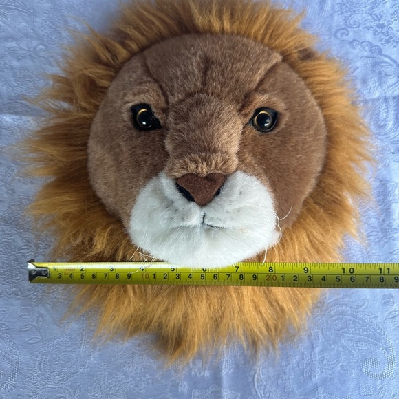 Lion Plush Wall Decor - Picture 3 of 6